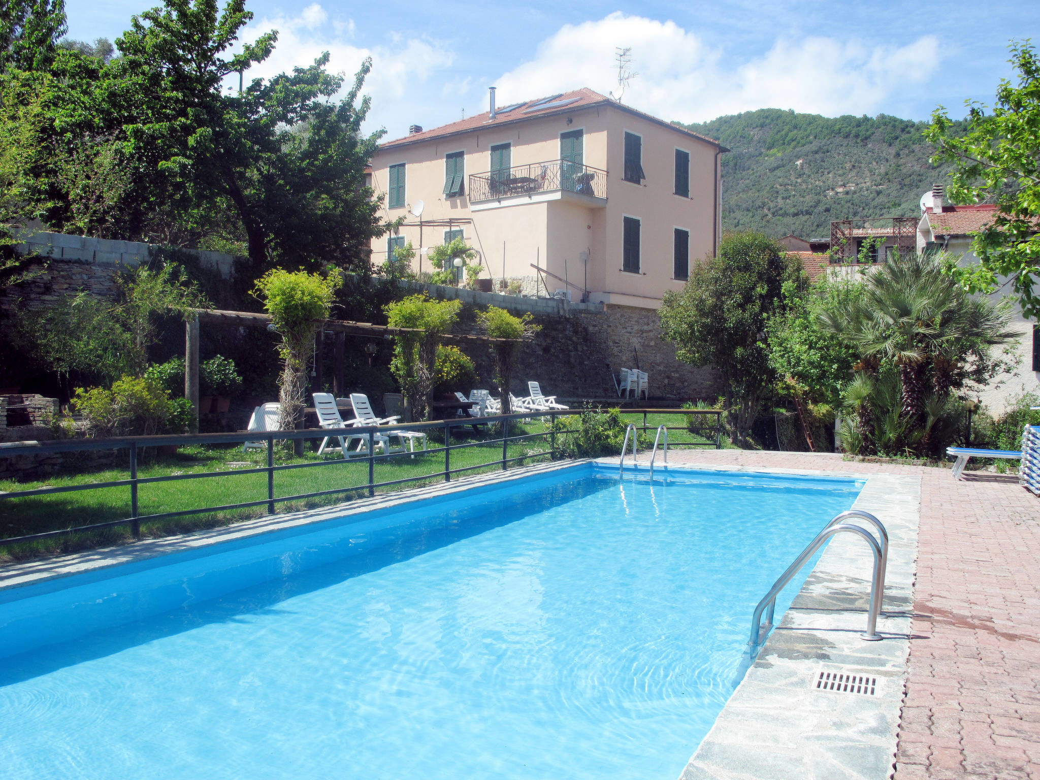 Asplanato  With 1 Bedrooms And 1.5 Bathrooms - Dolcedo