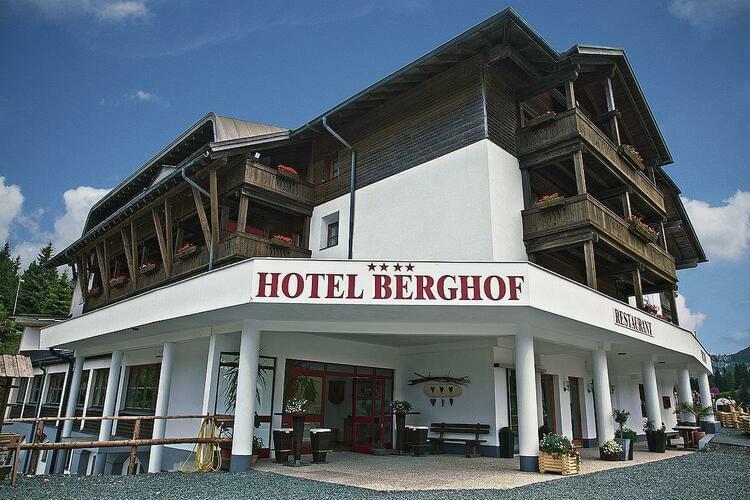 Hotel Berghof - Naßfeld Pass