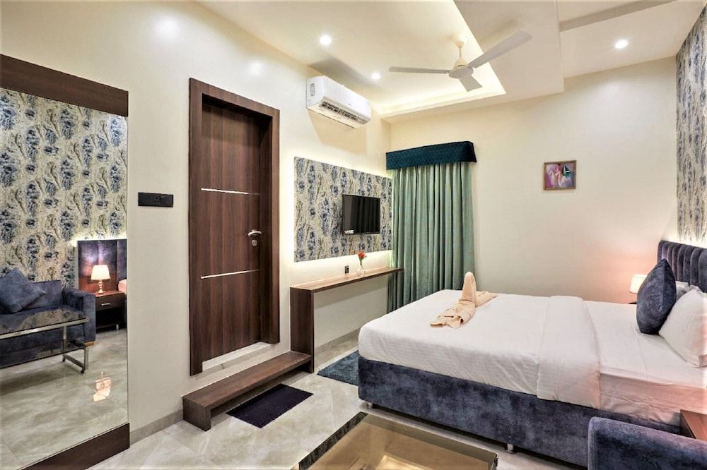 Hotel Rose Gold - Ahmednagar