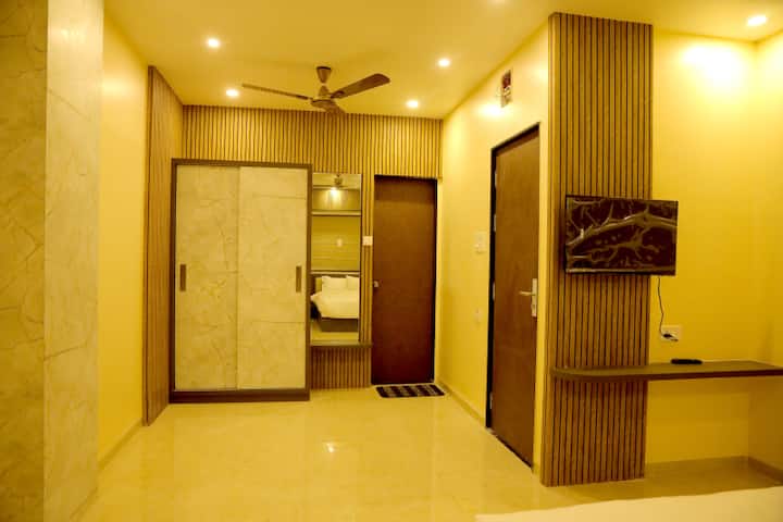 Suite At Kolhapur,hotel Veeratn Halondi - 戈爾哈布爾