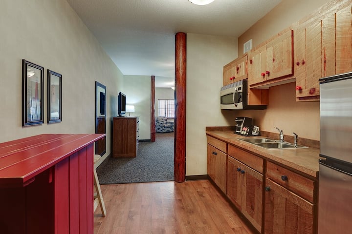 Extended Stay, 1 King, Stoney Creek | 2 Units - Sioux City, IA