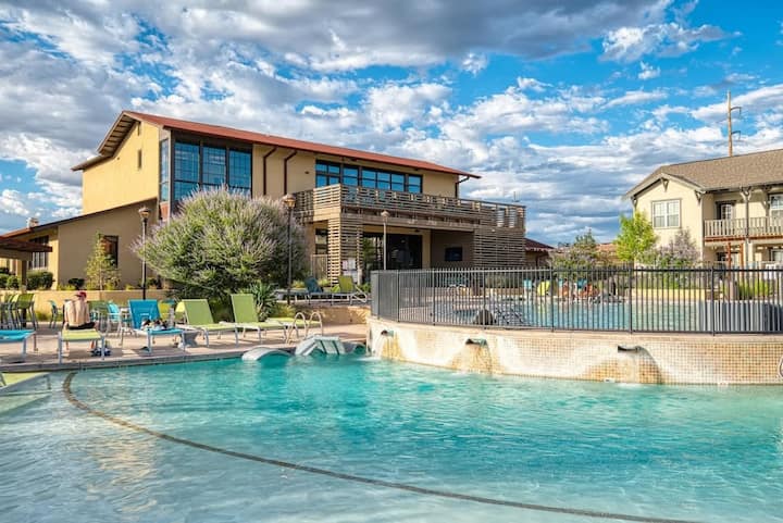 [Pool Side] Resort Living - Private Bed And Bath - Albuquerque, NM