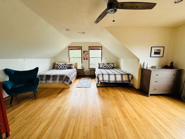Master Suite At The Honeycomb - San Marcos