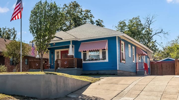 Stockyards Patriot Outpost - Sleeps 8 - Just 3/4 M - Cultural District - Fort Worth