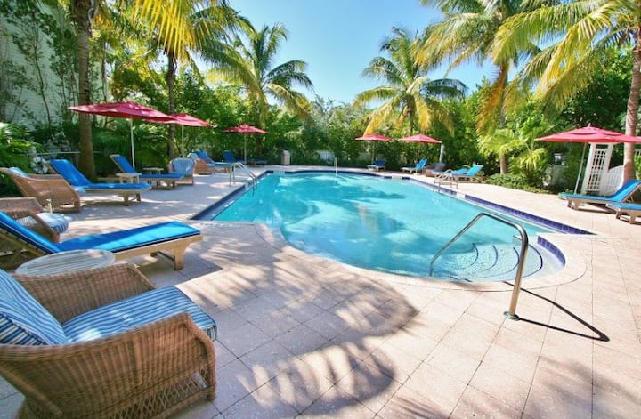 Tropical Retreat At Coral Lagoon ~ Waterfront Luxury Villa W Slip & Pool! - Marathon, FL