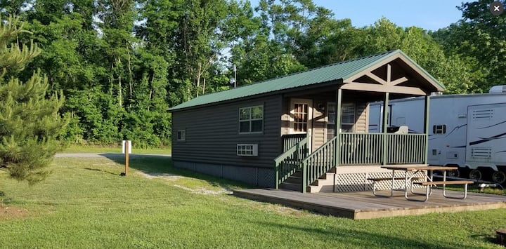 Cabin 9 - Scottdale, PA