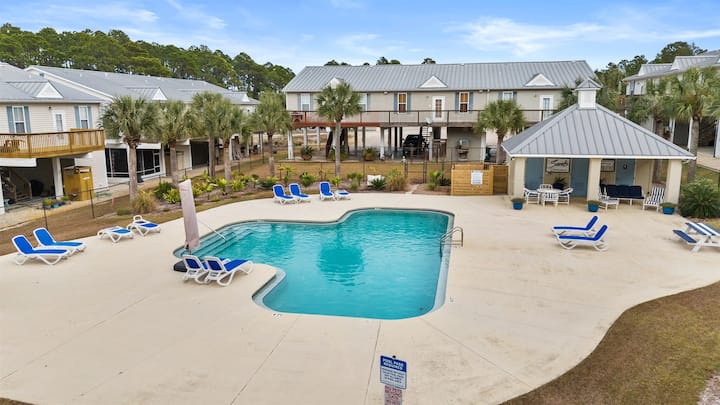 Welcome To Our 3-bed, 2-bath Condo Heart Of Carrab - Carrabelle, FL