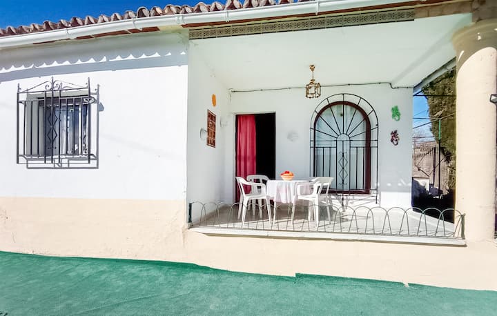 2 Bedroompet Friendly Home In Alcala La Real - Alcalá la Real