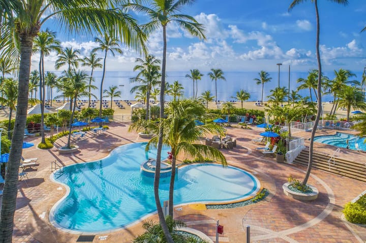 Have Fun At This Paradise With Outdoor Pools! - Islamorada