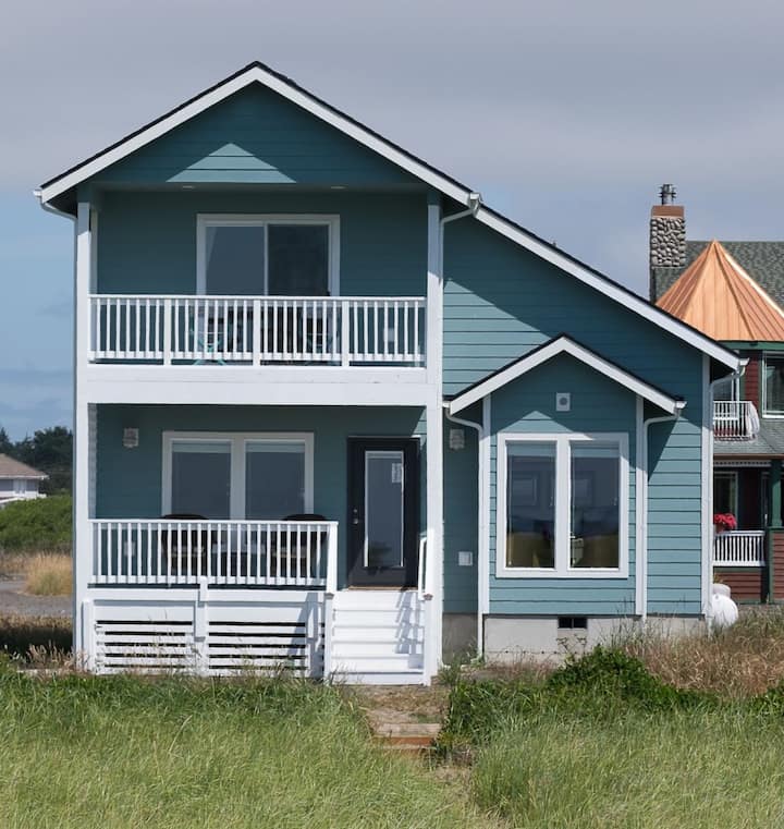 Sea Oats Cottage  Beach Front With Hot Tub - Ocean Shores, WA