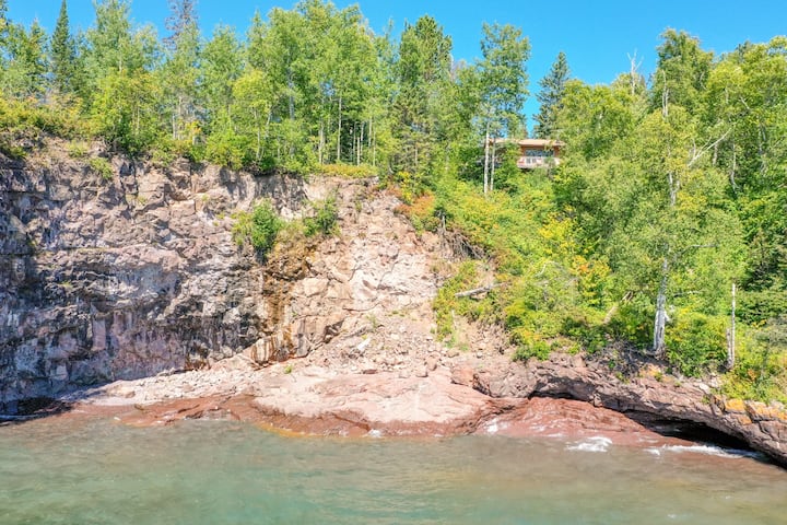 Cathy’s Cove On Lake Superior In Tofte, Mn - ミネソタ州