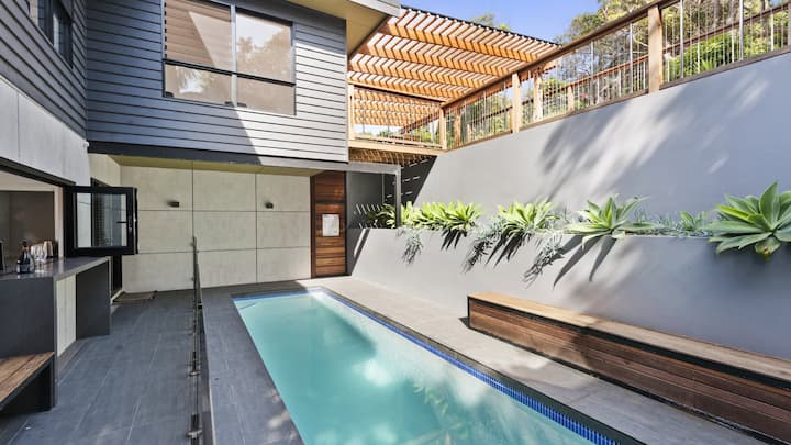 Macmasters Coastal Retreat - The Ultimate Beach House With Heated Lap Pool - Central Coast
