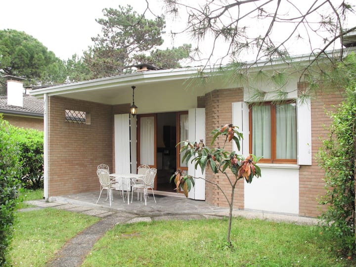 Casa De Vacaciones Villa Azalea En Lignano Pineta - 6 Personas, 2 Dormitorios - Lignano Pineta