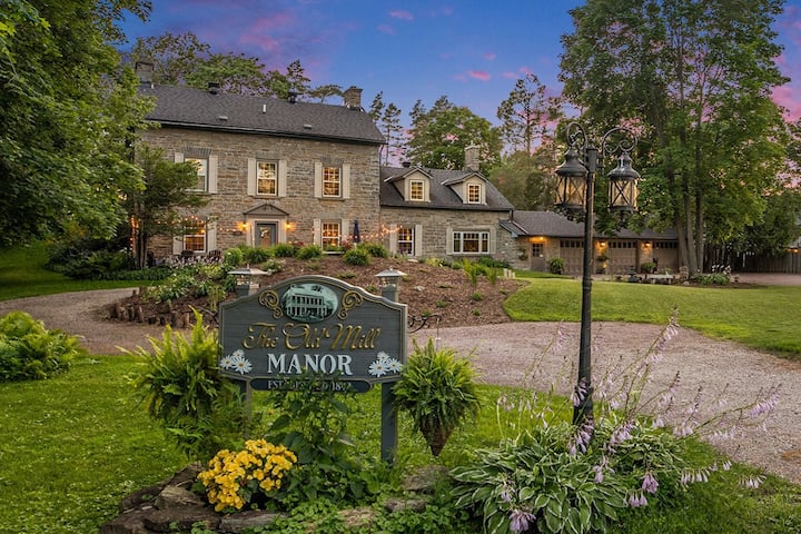 The Old Mill Manor-waterfront/pool/hot Tub/chef - Ottawa
