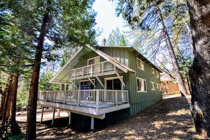 Across From Lakemont Pines Lake Sleeps 17 W/hot Tub, Pet Friendly - Arnold, CA