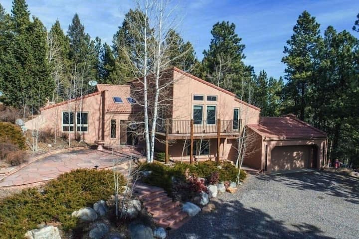 Foothills Retreat With Hot Tub - Evergreen, CO