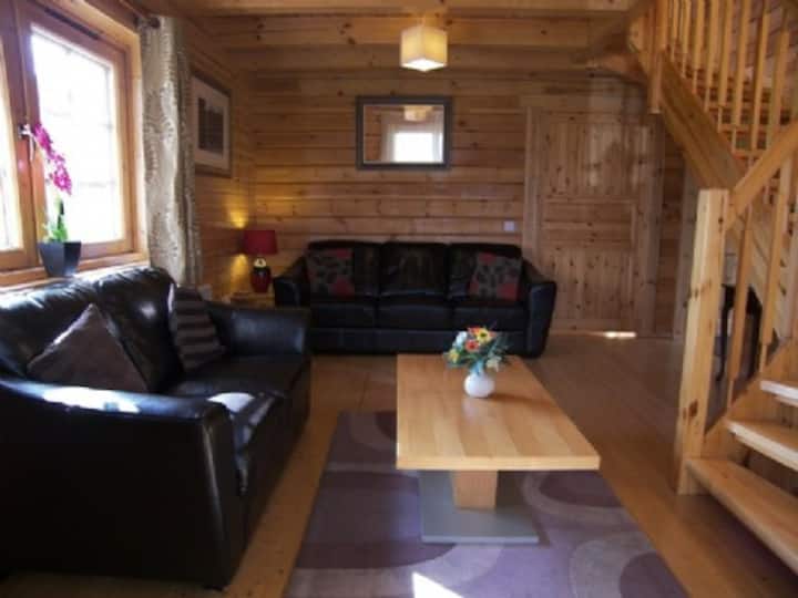 Lodge 2 With Private Hot Tub. - Aberfoyle