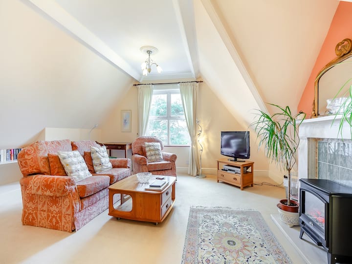 2 Bedroom Accommodation In Eastbourne - East Sussex