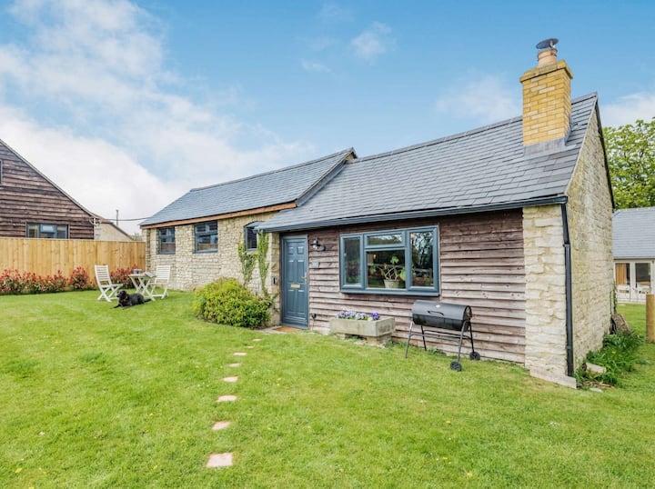 Romantic Cotswold Holiday Home - Honey Cottage - Gloucestershire