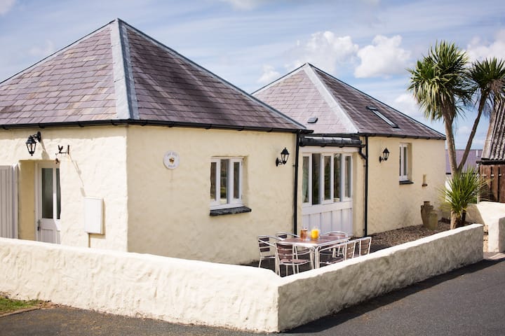 The Hen House, Portclew Cottages, Freshwater East - Tenby