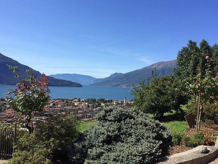 Casa Osmanto L: A Cozy And Welcoming Apartment Situated At A Short Distance From The Shores Of Lake Como, With Free Wi-fi. - Colico