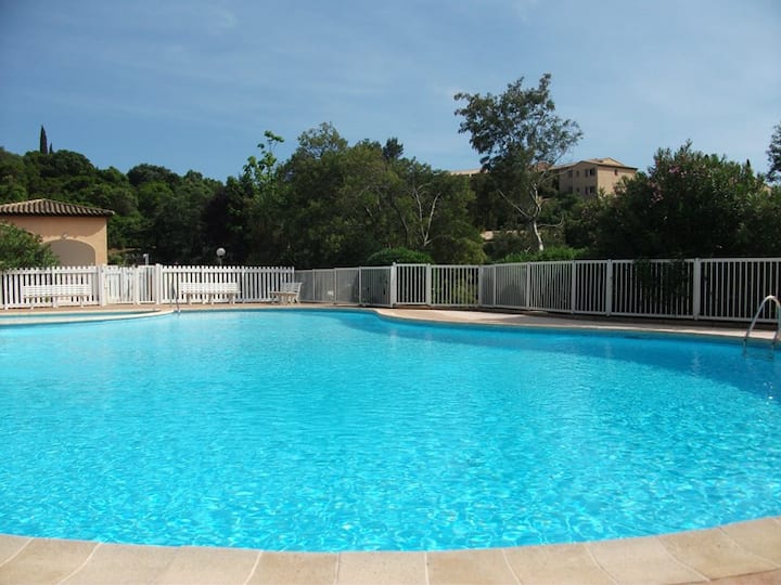Air-conditioned Apartment For 4 People In A Residence With Swimming Pool - Cavalaire-sur-Mer