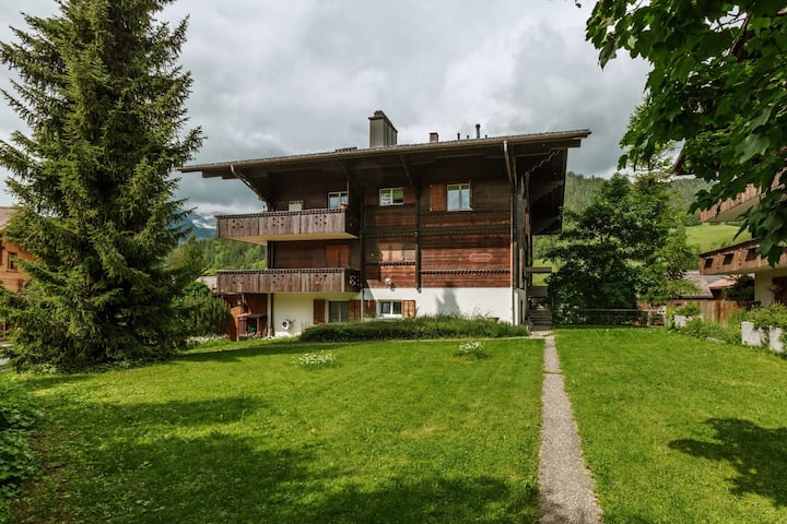 Gstaad Luxurious Flat With Terrace & Stunning View - 크슈타트