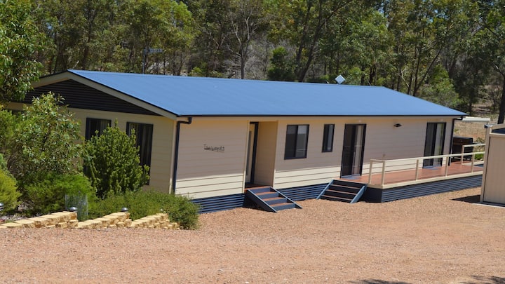 Lord's Retreat Is A Modern Holiday Home Surrounded By Peaceful Bushlands - Coffin Bay
