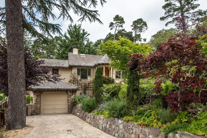 3770 Stone's Throw ~ Gorgeous, Updated Custom Home - Garrapata State Park, Carmel-By-The-Sea