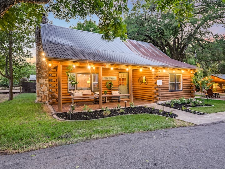 Cabins On The Square: Creek House - Wimberley, TX