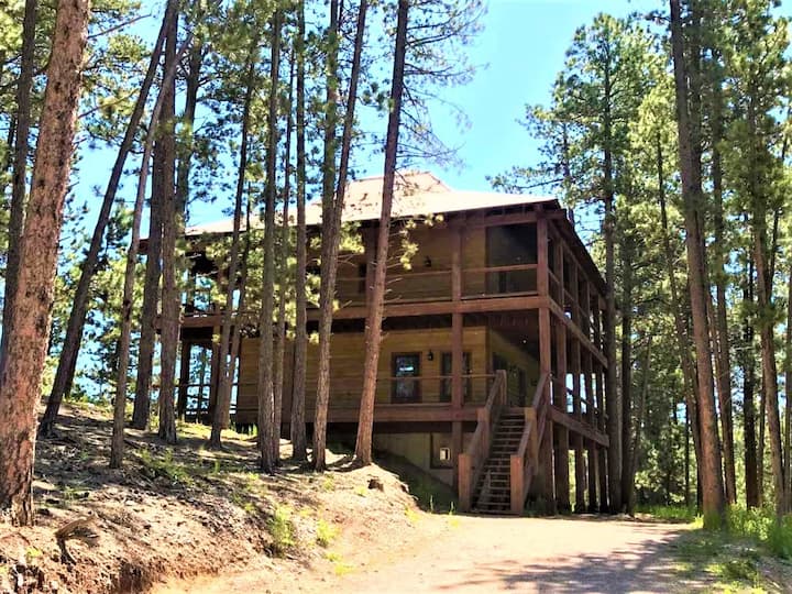 Gold Baron Lodge -  Private Location In A Mountain Setting - Deadwood, SD