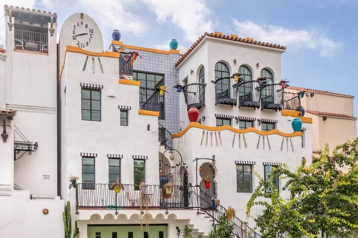 Estilo Icónico Y Detalles Coloridos: ¡Impresionante Casa En El Centro De Santa Bárbara! *Nuevo* - Santa Bárbara, CA