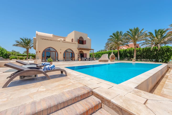 700 M² Villa ∙ 4 Bedrooms ∙ 8 Guests - Hurghada