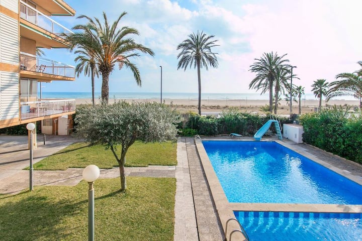 Wonderful Beachfront Apartment/beach View Balcony - Casteldefels