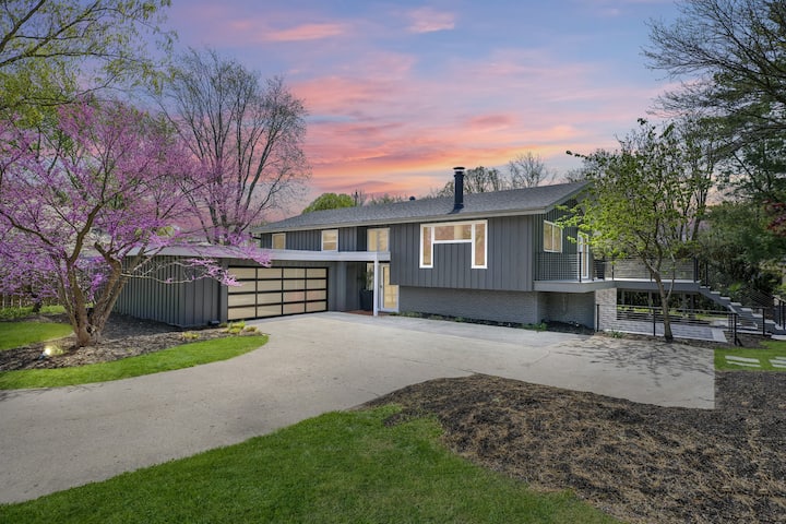 Modern On Monterey, 5 Mins From Memorial Stadium. - Champaign, IL