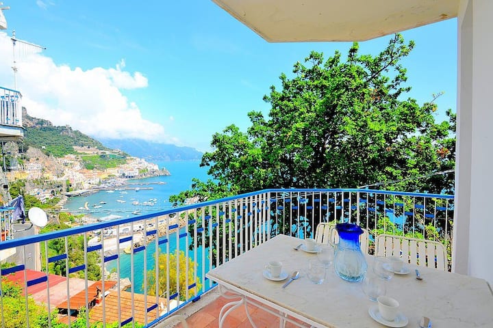 Casa Patroclo: A Characteristic And Welcoming Apartment Situated A Few Minutes From The Town Center, With Free Wi-fi. - Atrani