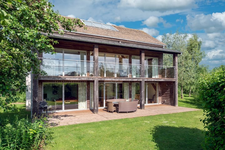 Spinney Falls House. Family Friendly Property On A Nature Reserve (Cw87) - Cirencester