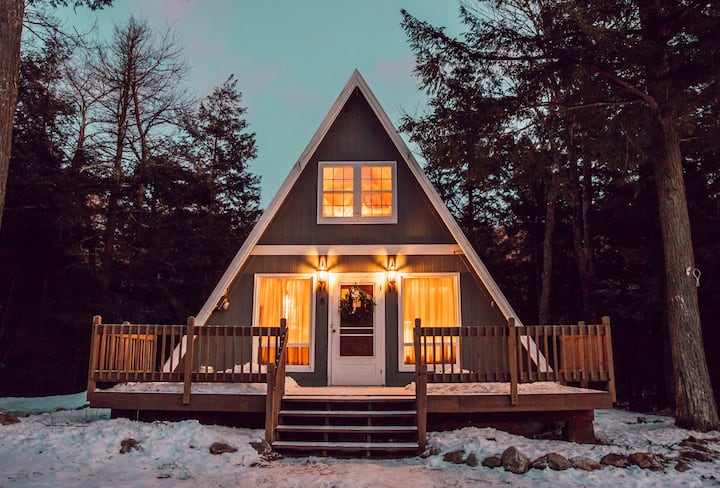 This Cabin Is A 2 Bedroom(s), 1.5 Bathrooms, Located In Winhall, Vt. - Manchester, VT