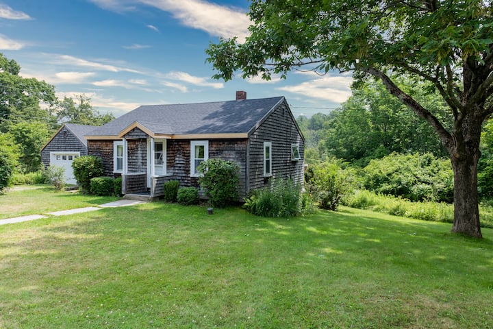 Quaint 2br Cottage, Just A Walk Away From Lowell's Cove - Brunswick, ME