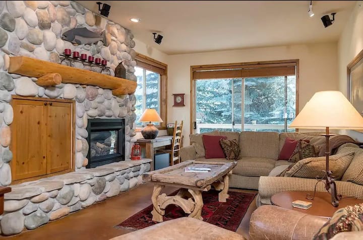 Mountain Top 3br Condo - Slopes Nearby - Ketchum, ID