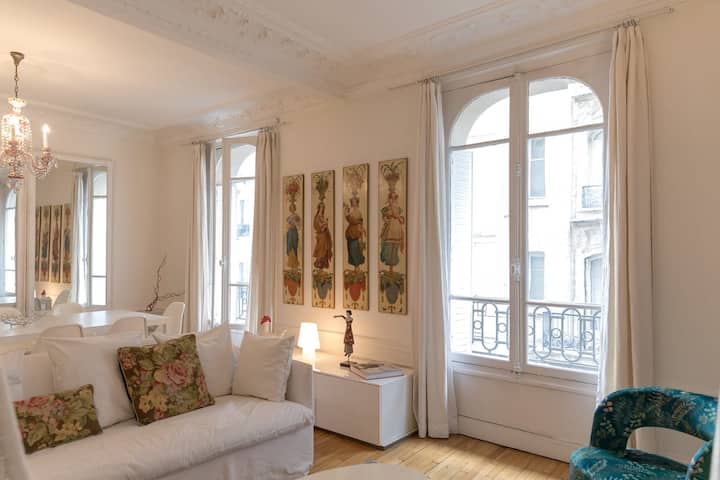 White Sacré I Beautiful 2-bedroom In Montmartre - Porte de Saint-Ouen