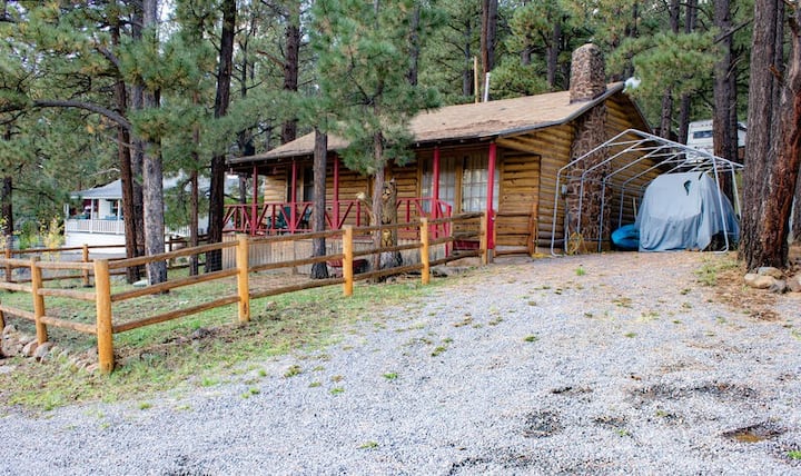 A Yogi Bear Cabin Nestled In The Pines - Greer, AZ