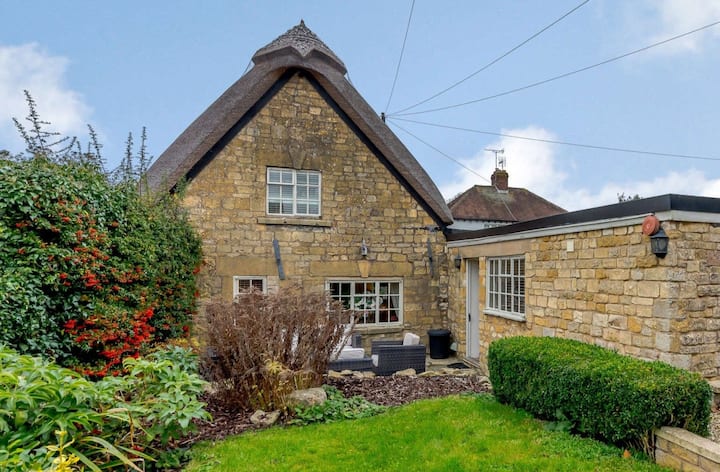 Thatched Cotswold Home - Orchard Cottage, Broadway - Evesham