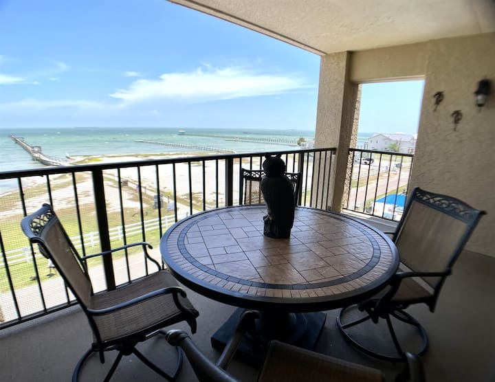 Top Floor Waterfront Condo W/ Lighted Fishing Pier - Rockport, TX