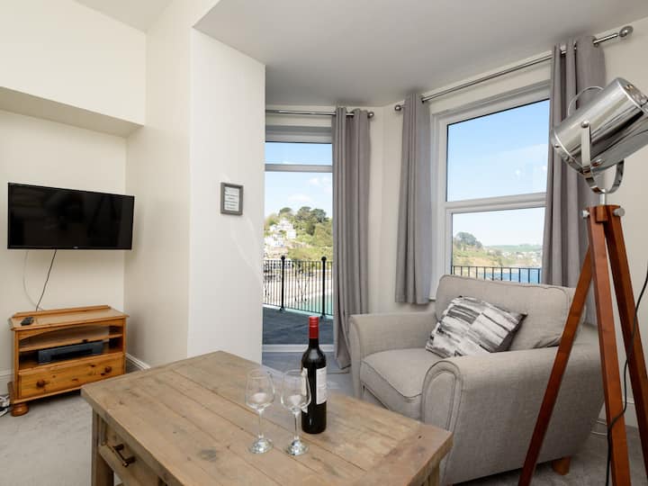 Apartment Rock Towers In Looe - 6 Persons, 3 Bedrooms - Cornwall