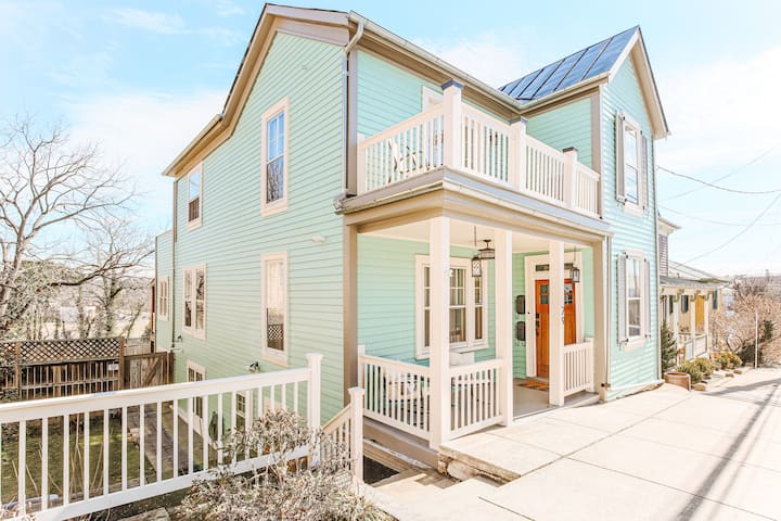 The Hunker Down: Cheerful 2 Bed And Pet Friendly - Staunton, VA