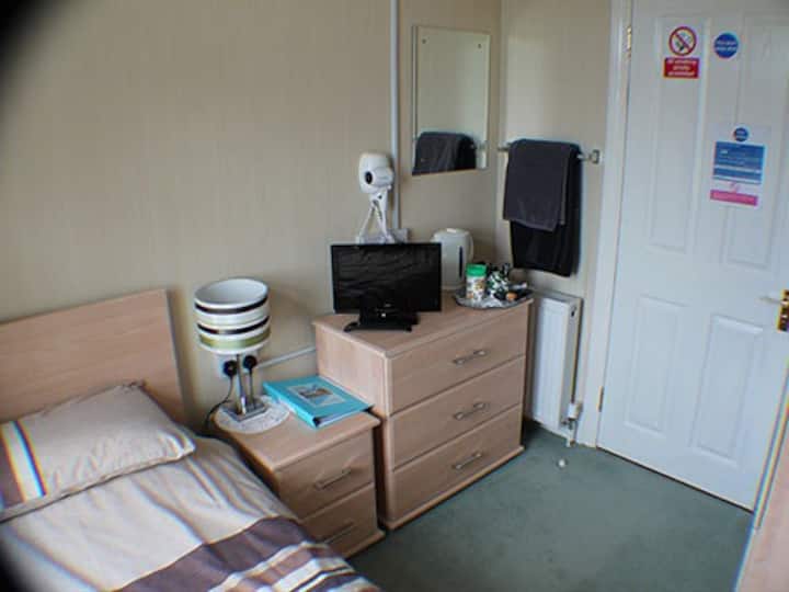 Double Ensuite With Shower At Harepath Holidays Limited - Seaton