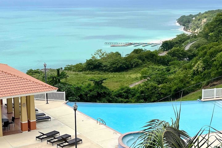 Incredible Penthouse-ocean View Rooftop & Balcony - Aguadilla