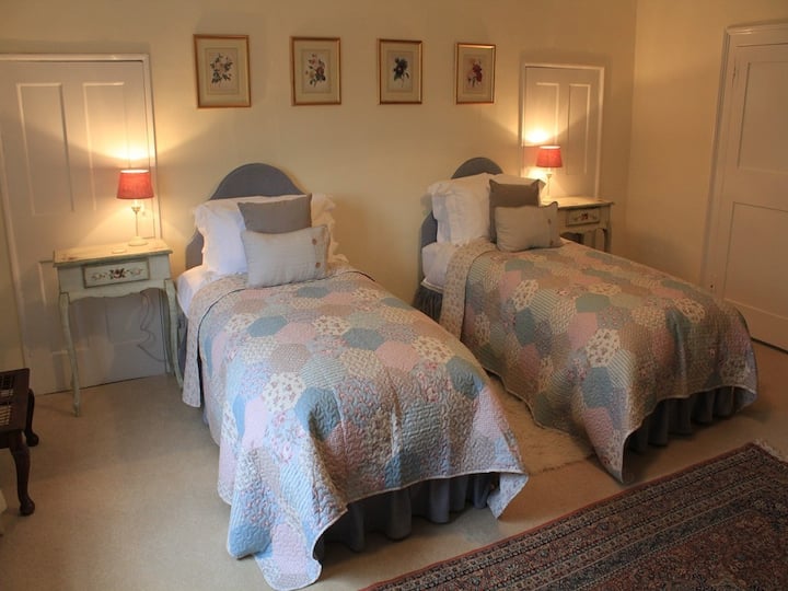 Double Or Twin Ensuite At Church Farmhouse B & B - Newmarket, UK