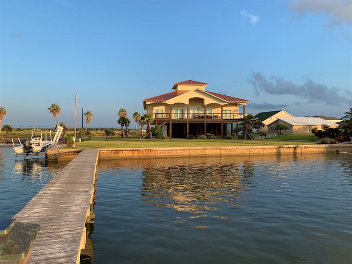 Breath Taking Water Views! Beautiful Home On The Intracoastal - Great Fishing! - Rockport, TX